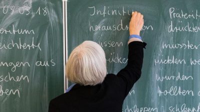 Massiver Lehrermangel: Jahrelange Fehlplanung und maßloses „Draufsatteln“ von Aufgaben rächen sich