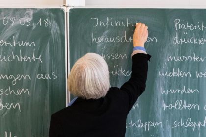 Verband: Lehrer trotz Mangels auf Stadt und Land verteilen