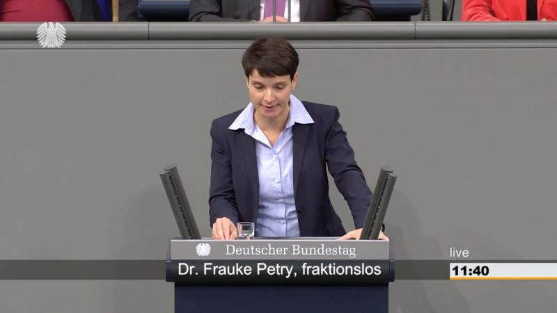 Frauke Petry im Bundestag: „Frau Merkel, seien Sie unbesorgt: Ohne Sie schaffen wir das!“