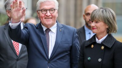 Steinmeier wirbt bei Besuch in Chemnitz für Dialog und verurteilt „Grenzüberschreitungen“