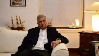 Entlassener Regierungschef Sri Lankas warnt vor „Blutbad“