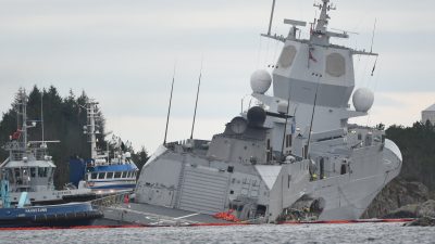 Nach Nato-Manöver kollidierte ein Marineschiff mit Öltanker – Menschen gerettet, Fregatte droht zu sinken
