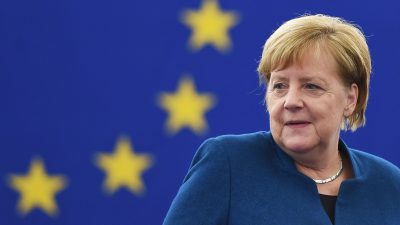 Merkel wirbt im EU-Parlament für Europa-Armee