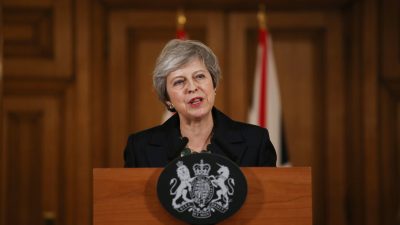May geht nach Rückschlägen im Streit um Brexit-Deal in die Offensive