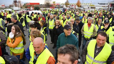 Straßenblockaden gegen hohe Kraftstoffpreise in Frankreich begonnen – Landesweit werden rund 1500 Aktionen erwartet