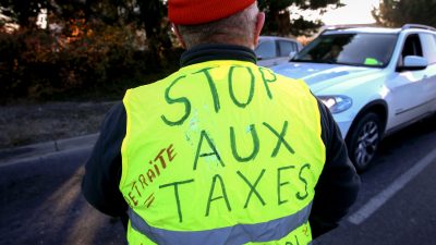 Paris will trotz der Massenproteste gegen Steuerpläne an Kurs festhalten