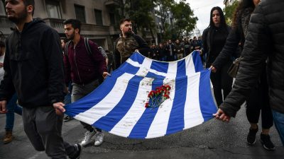 Ausschreitungen in Athen: Mindestens 12.000 Menschen gedachten der Studentenrevolte von 1973