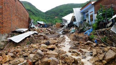 Mindestens zwölf Tote bei Erdrutschen und Überschwemmungen in Vietnam