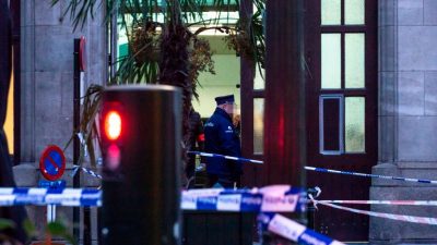 Messerattacke in Brüssel: Polizist verletzt – „Allahu Akbar“-schreiender Angreifer niedergeschossen