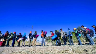 Hunderte illegale Migranten in Tijuana demonstrieren für Einlass in die USA