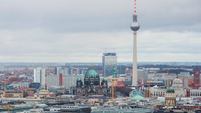 Verwaltungsgericht Berlin kippt Verbot einer Kundgebung von „Wir für Deutschland“.– Berlins Innensenator wird Beschwerde einlegen