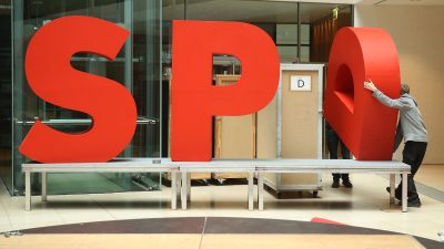 Kühnert will Enteignungen: Auch Daimler hält SPD für „immer schwerer wählbar“
