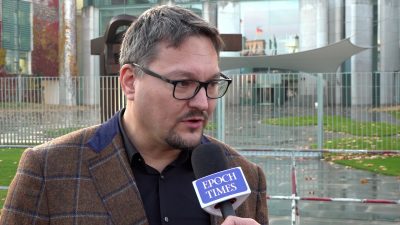 „Grenzöffnung 2015 soll mithilfe des Migrationspaktes durch die ‚Hintertür‘ legalisiert werden“ – MdB Stefan Keuter, AfD zum UN-Migrationspakt