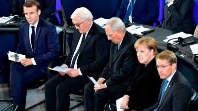 Volkstrauertag im Bundestag mit Frankreichs Präsident Macron