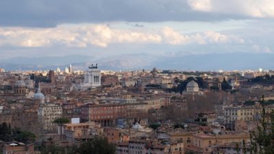 Polizei in Rom reißt illegal errichtete Villen von Mafia-Clan ab
