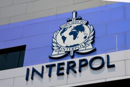 1.200 Opfer, 158 Täter – Interpol zerschlägt globales Menschenhändler-Netz
