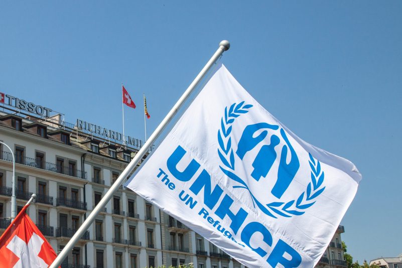Namenlose Mastercards mit EU- und UNHCR-Logo für Migranten?