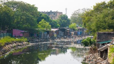 Indiens Abwasserkanal-Reiniger sollen Maschinen bekommen
