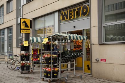 Neubrandenburg: 10-Jährige vor Supermarkt gepackt – Deutsche Jugendliche retten syrisches Mädchen vor polizeibekanntem Mann (43)