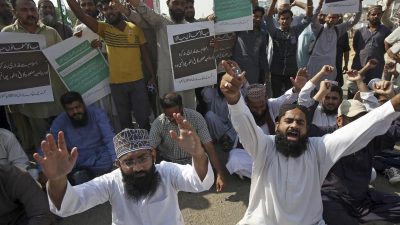 Radikale Muslime protestieren gegen Freispruch von Christin – Pakistan lahmgelegt