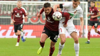 FC Augsburg verpasst Derby-Sieg: Später Ausgleich