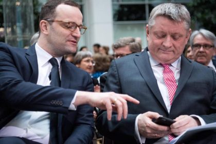Direkt aufs Handy: Spahn will bis 2020 digitale Rezepte