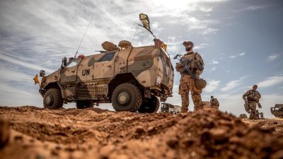 Angriffe auf Blauhelm-Soldaten und Ausbildungscamp in Mali