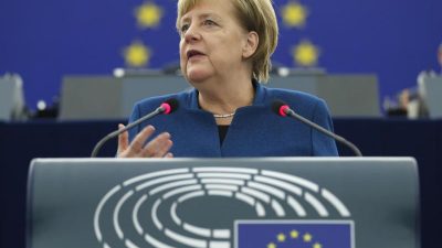Scharfe Kritik an Merkel – Lucke: Nicht eine europäische Armee, sondern die Flüchtlings- und Eurokrise sind jetzt wichtig
