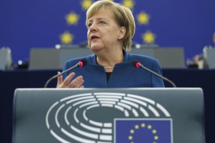 Scharfe Kritik an Merkel – Lucke: Nicht eine europäische Armee, sondern die Flüchtlings- und Eurokrise sind jetzt wichtig