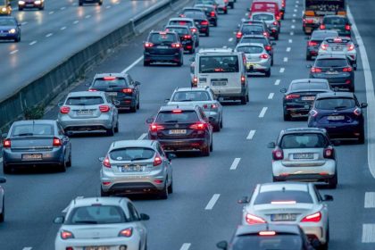 Weihnachtsverkehr: ADAC sieht Autobahnen am Freitag an ihrer Kapazitätsgrenze