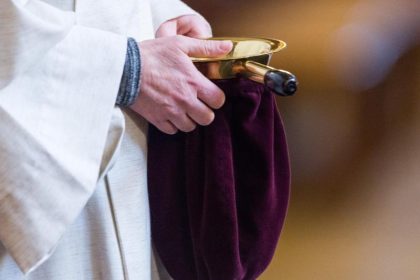 120.000 Euro verspielt: Pfarrer ist nach Griff in die Gemeindekasse sein Amt los