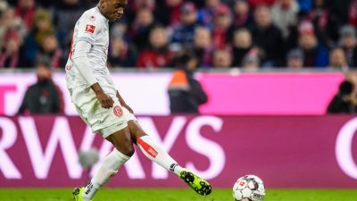 Bayern nur 3:3 gegen Düsseldorf – BVB und Frankfurt siegen