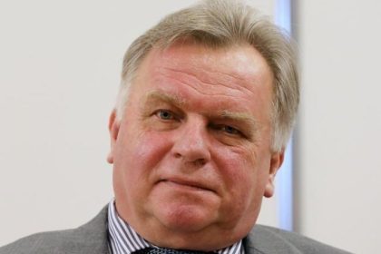 Ex-Bundesverkehrsminister Krause wegen Betruges vor Gericht