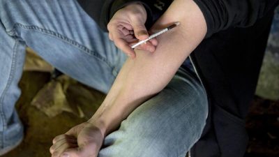 Grünen wollen Eigenbedarf bei Heroin – Neue Drogenbeauftragte empört