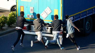 Rheinland-Pfalz: Sieben Migranten in Lastwagen entdeckt