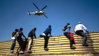 Kampf gegen illegale Migration: Pentagon gibt eine Milliarde Dollar für Grenz-Absperrungen frei