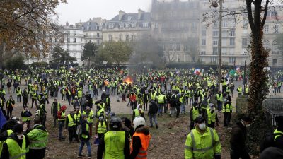 Massiver Polizeieinsatz – Ausschreitungen bei neuen Protesten der „Gelbwesten“ in Frankreich