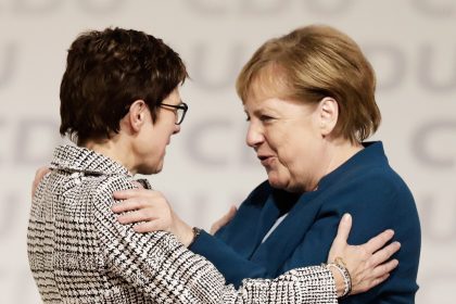 Kramp-Karrenbauer fast genau so beliebt wie Merkel – Gauland und Weidel abgeschlagen