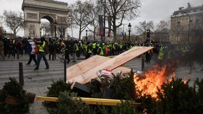 LIVE aus Paris: Mindestens 1000 Verhaftungen und 77.000 Demonstranten auf den Straßen