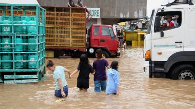 Tropensturm „Phanfone“ durchkreuzt Weihnachtspläne Tausender Philippiner