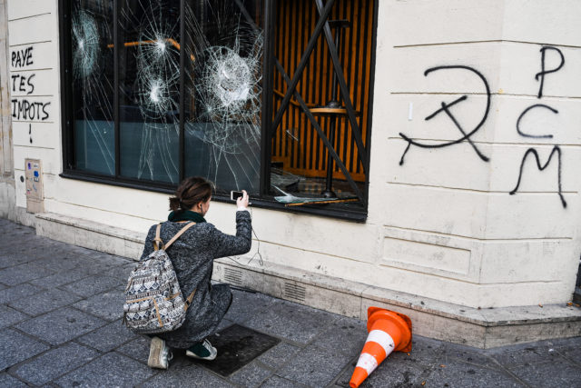 Bilderserie aus Paris – Gravierende Schäden durch Proteste