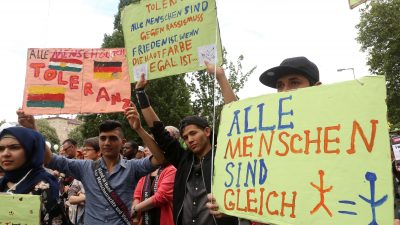 Bündnis für „buntes, weltoffenes Rosenheim“ wollte AfD-Büro angreifen – Gewalt gegen Polizei