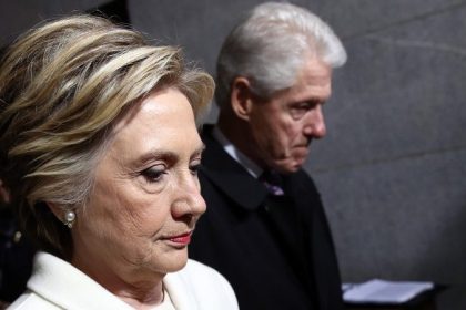 „Ernsthafte Morddrohungen erhalten“: Clinton-Kritiker Sign tot in Alabama aufgefunden