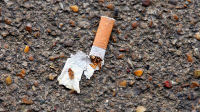 Schulze: Tabakindustrie an Kosten für Entfernung von Zigarettenresten beteiligen