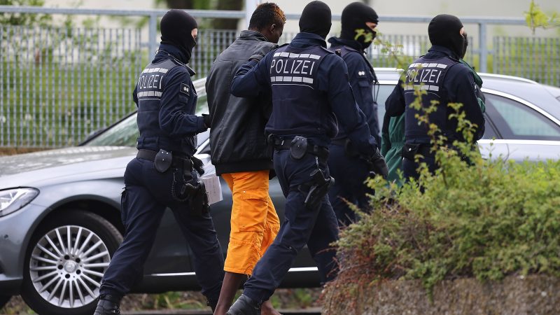 Polizeigewerkschaft: „Staatsversagen“ bei Abschiebungen, „Kontrollverlust“ in der Zuwanderungsfrage