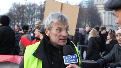 Im Interview: Hans-Christoph Berndt von „Zukunft Heimat“ aus Berlin von der Demonstration gegen den UN-Migrationspakt