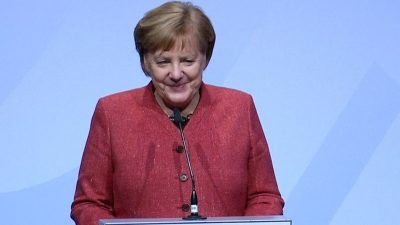 Merkel: Viele tun sich schwer die „gesellschaftliche Vielfalt“ als Stärke zu verstehen