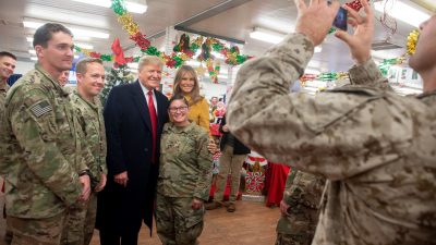 Trump und First Lady Melania besuchen US-Truppen im Irak + VIDEO