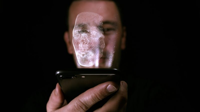 Automatische Gesichtserkennung: Microsoft-Chef warnt vor Überwachungsstaat wie in Orwells Roman „1984“