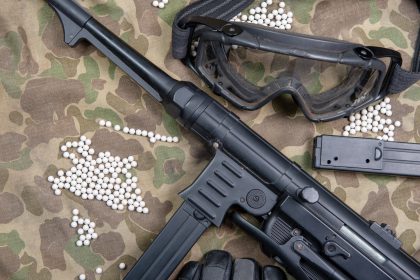 Mann bedroht Fahrgäste in Regionalzug mit Softair-Waffe